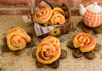 Aperitiv melcisori din foietaj cu bacon si condimente