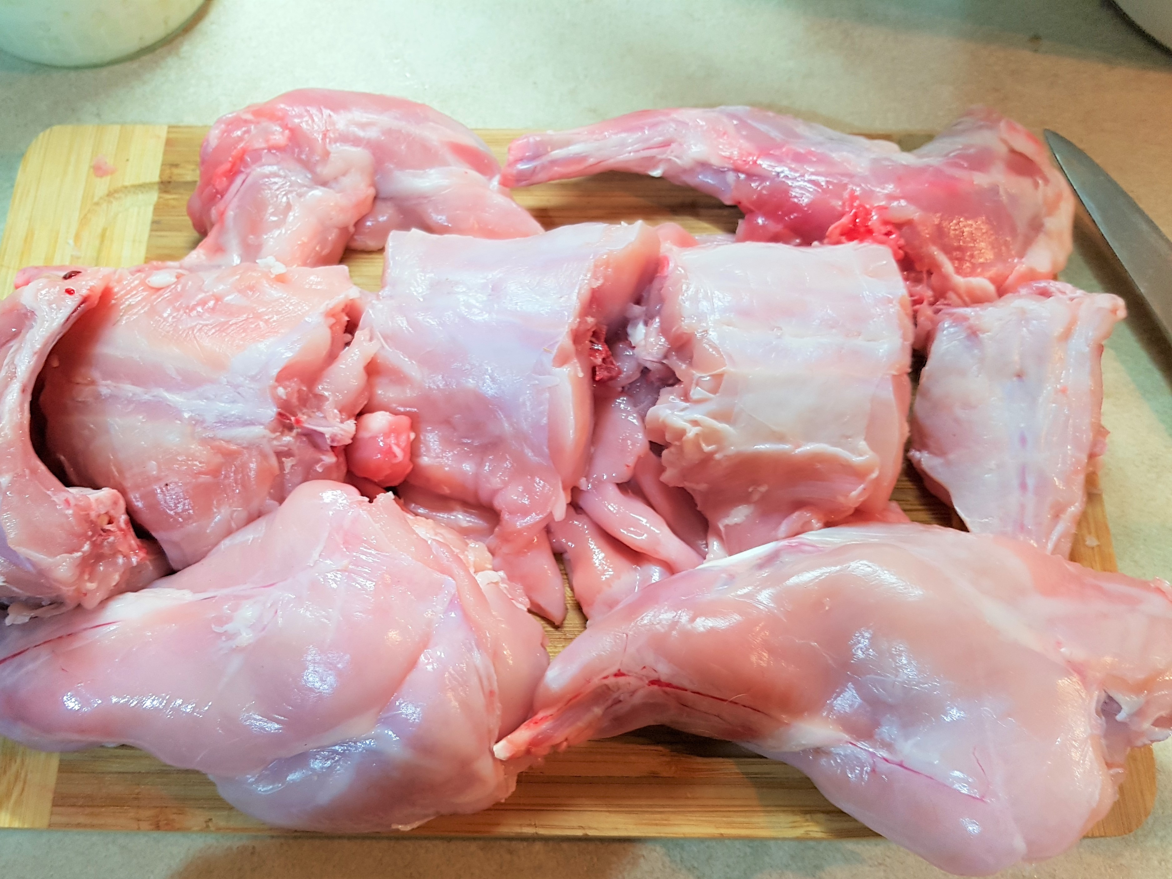 Friptura de iepure marinat in iaurt