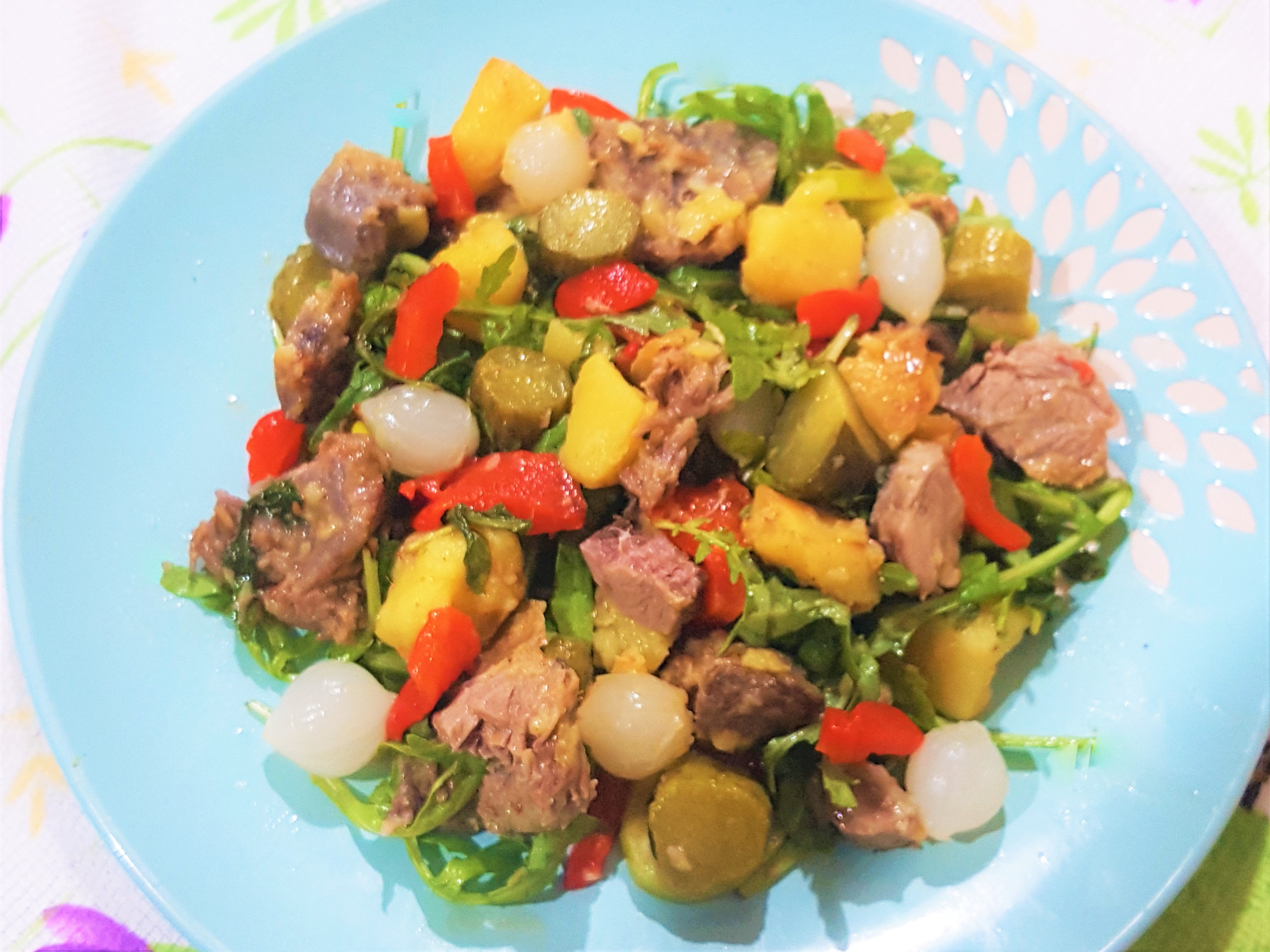 Salata nemteasca cu carne de vita si cartofi
