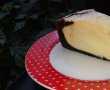 Desert cheesecake cu aroma de vanilie si blat ciocolatos-1