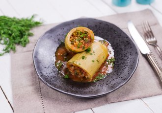Dovlecei umpluti cu quinoa si legume la slow cooker-ul Crock-Pot 4.7 l Digital