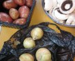 Cartofi, ceapa si ciuperci coapte in jar-0