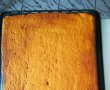 Desert prajitura de post cu suc de rosii, crema de gris si gem de capsuni-3