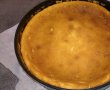 Desert prajitura turnata cu branza si stafide-3
