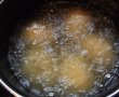 Aperitiv oua panirate cu sos de iaurt si castraveti murati-4
