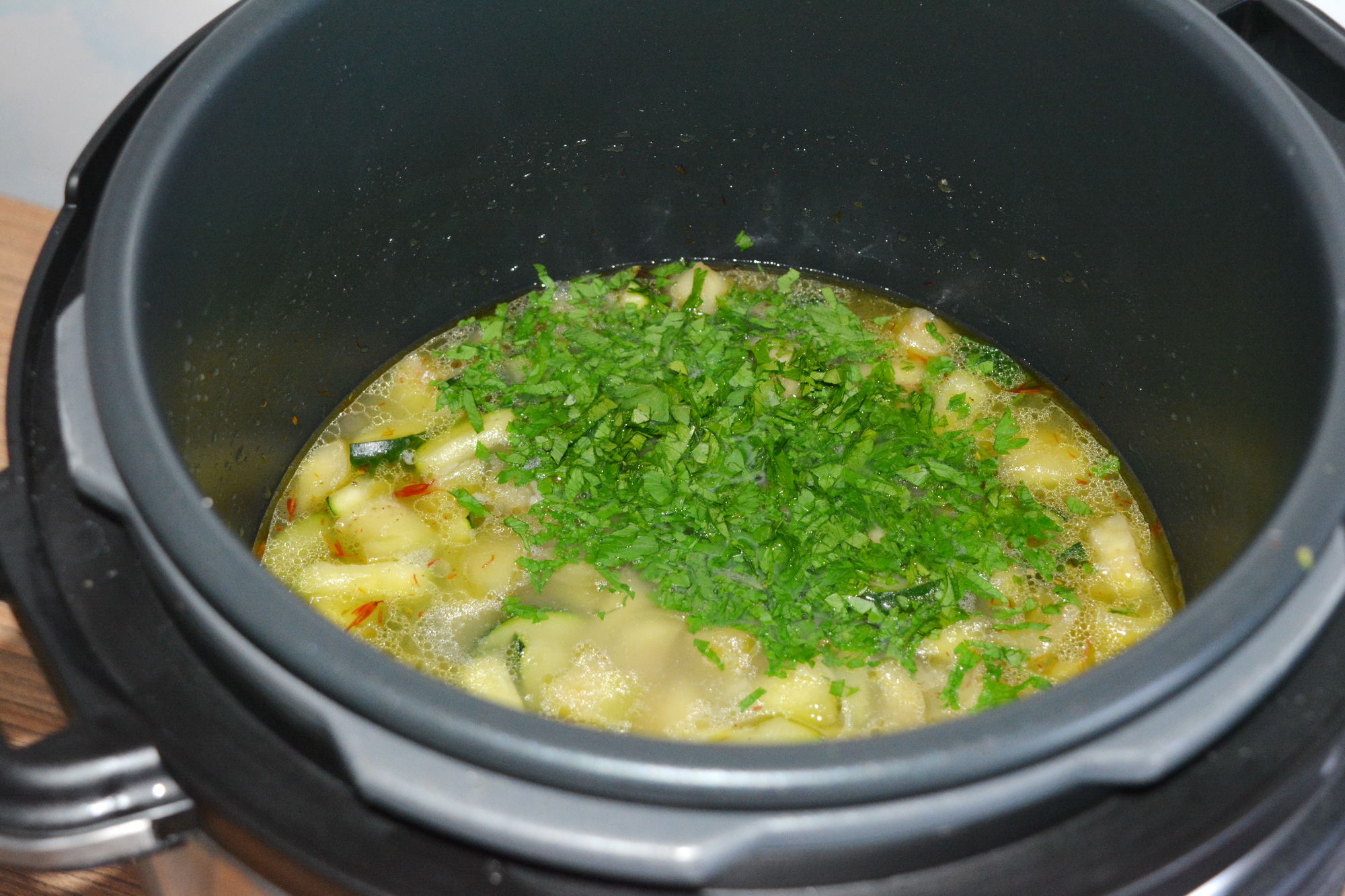 Stufat de ied cu orez basmati si legume la Multicooker Crock-Pot Express cu gatire sub presiune