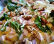 Pizza cu baby spanac si galbiori murati-7