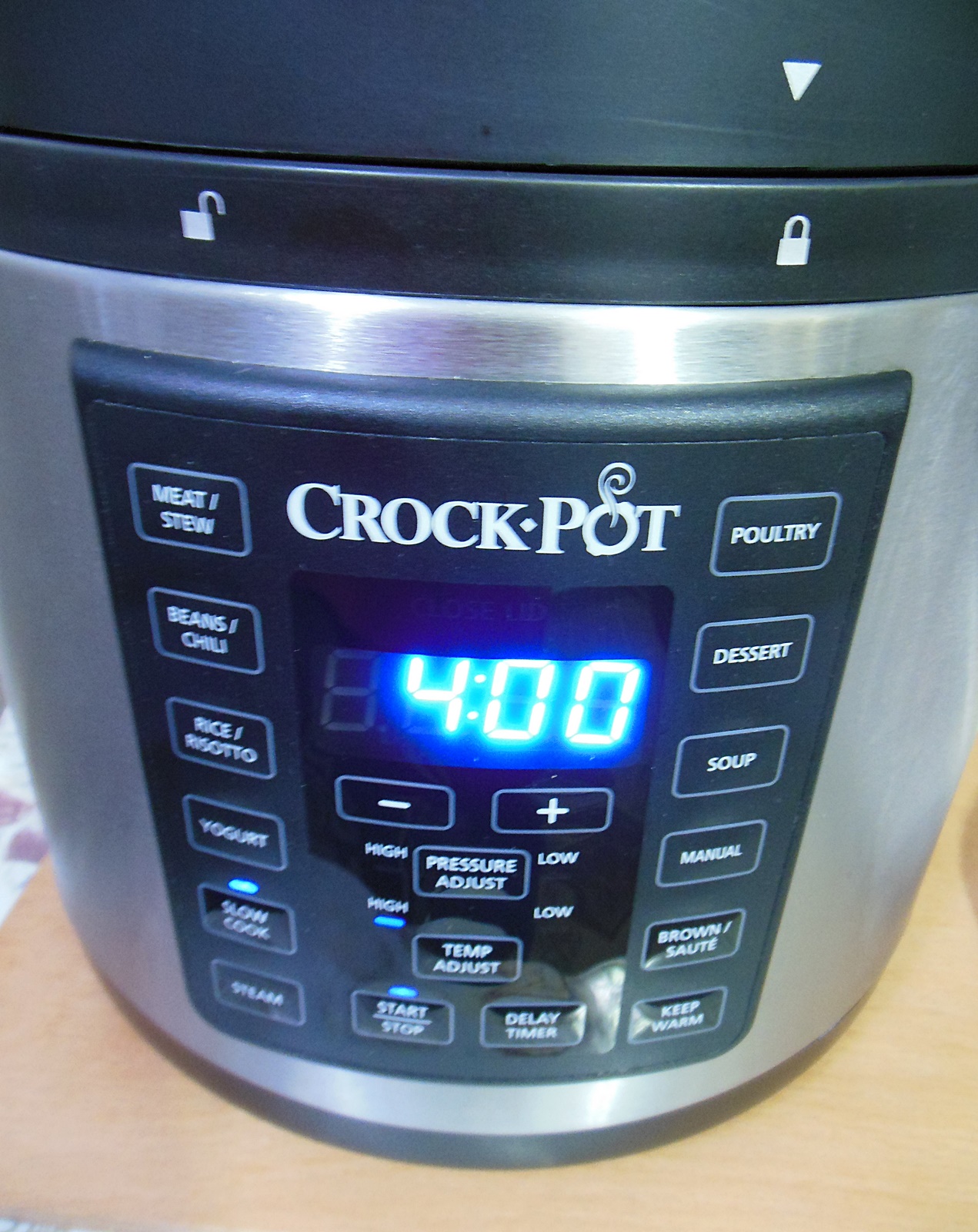 Friptura de vita cu vin la Multicooker Crock-Pot Express cu gatire sub presiune