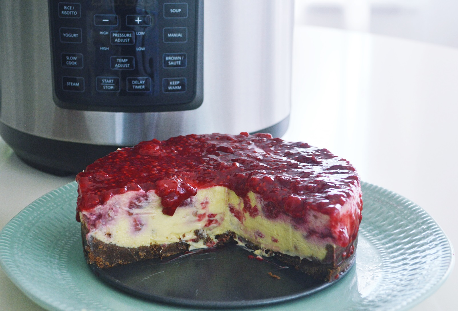 Cheesecake cu zmeura la Multicooker-ul Crock Pot express cu gatire sub presiune