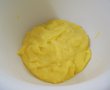 Desert prajitura bicolora cu crema de lamaie si capsuni-4