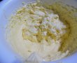 Desert prajitura bicolora cu crema de lamaie si capsuni-5