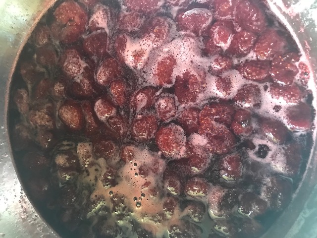 Dulceata de capsune-fructe intregi