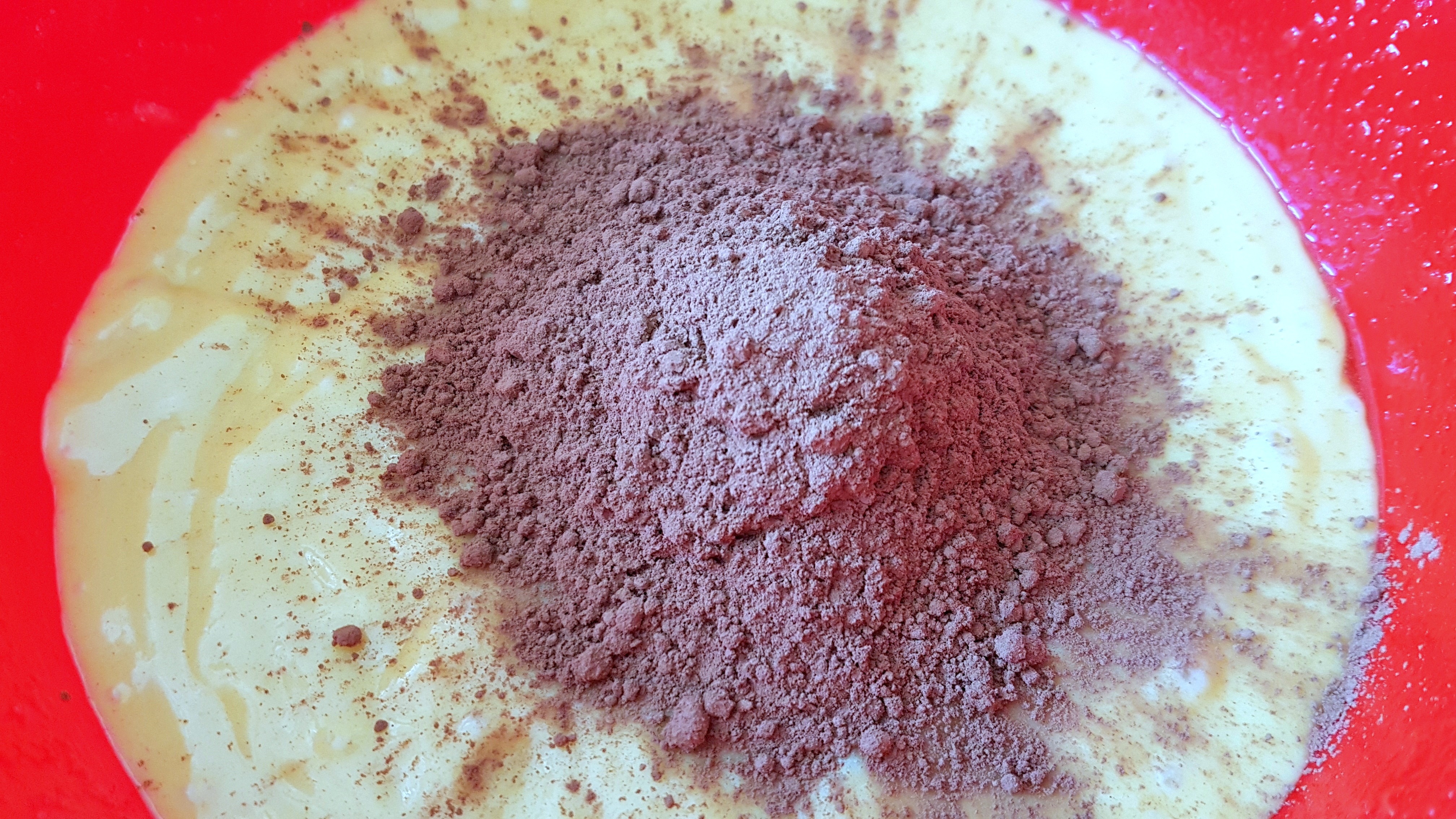 Desert prajitura bicolora cu caise si branza