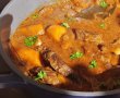 Mancarica de carne de vita cu morcovi si ciocolata /Estofado de carne-9