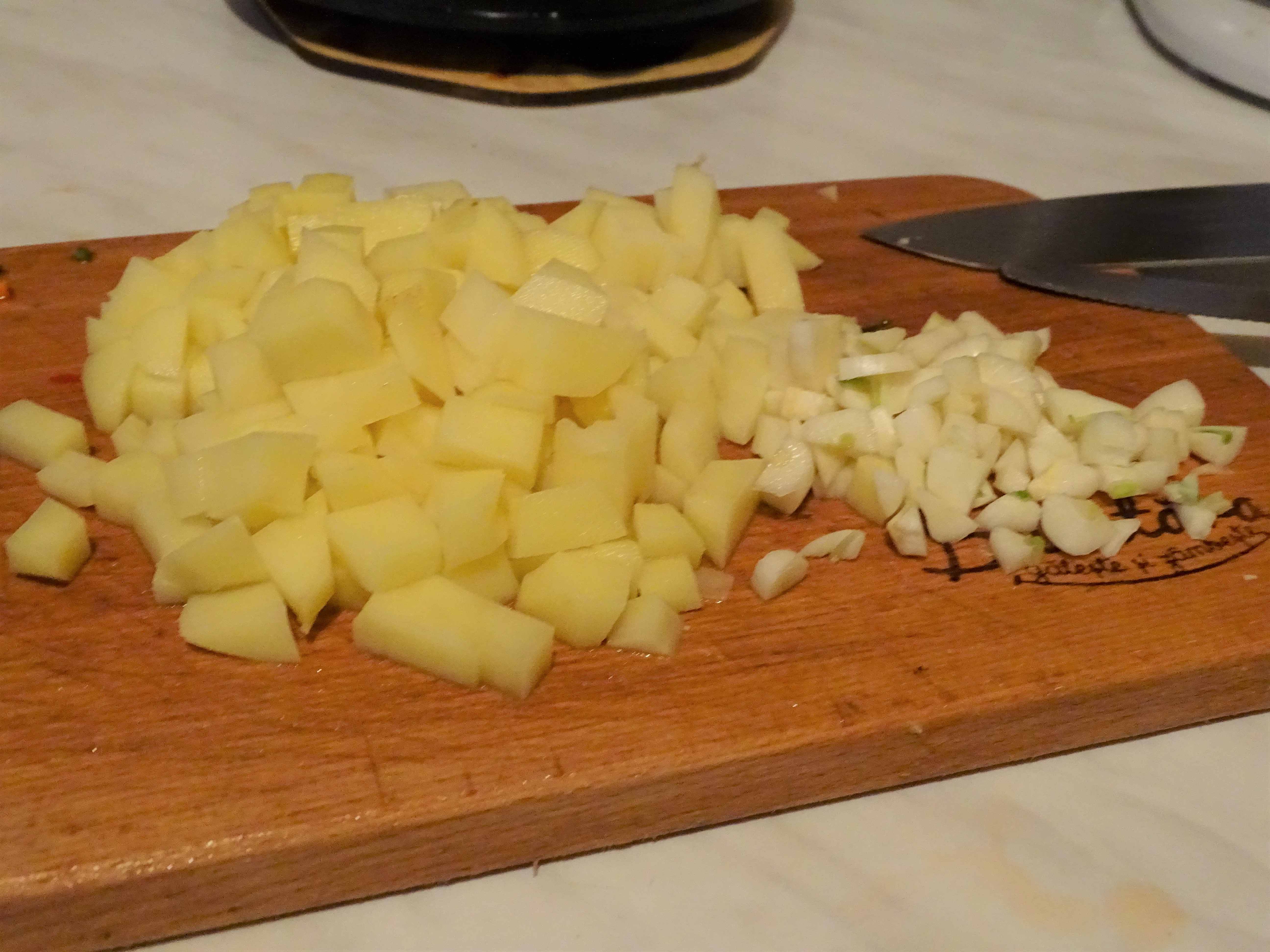 Pulpe de pui cu legume la slow cooker Crock-Pot