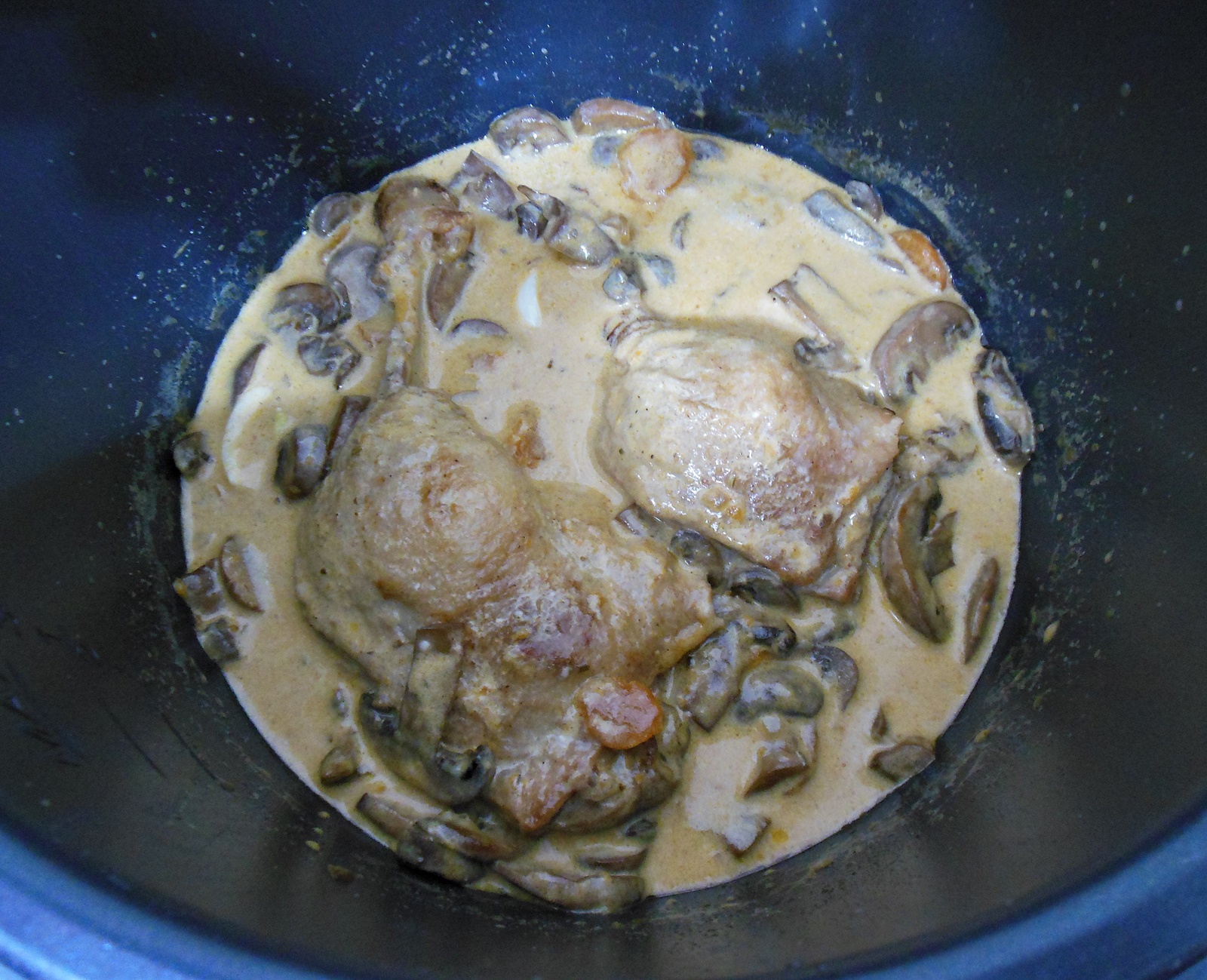 Pulpe de rata cu ciuperci brune si smantana la Multicooker Crock-Pot Express cu gatire sub presiune