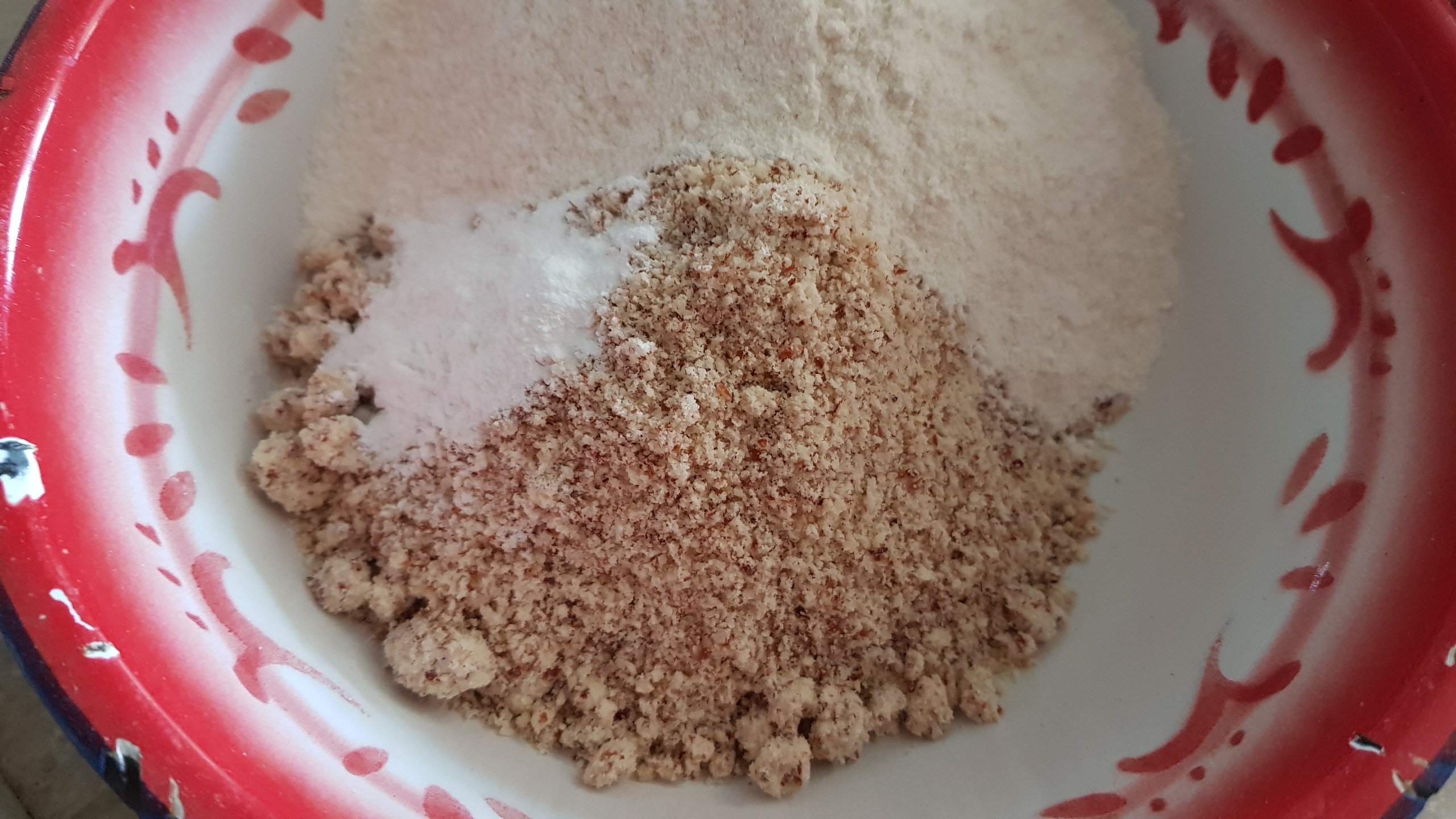 Desert prajitura cu migdale si crema de cocos