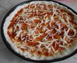 Pizza cu sunca, ardei si ciuperci-3