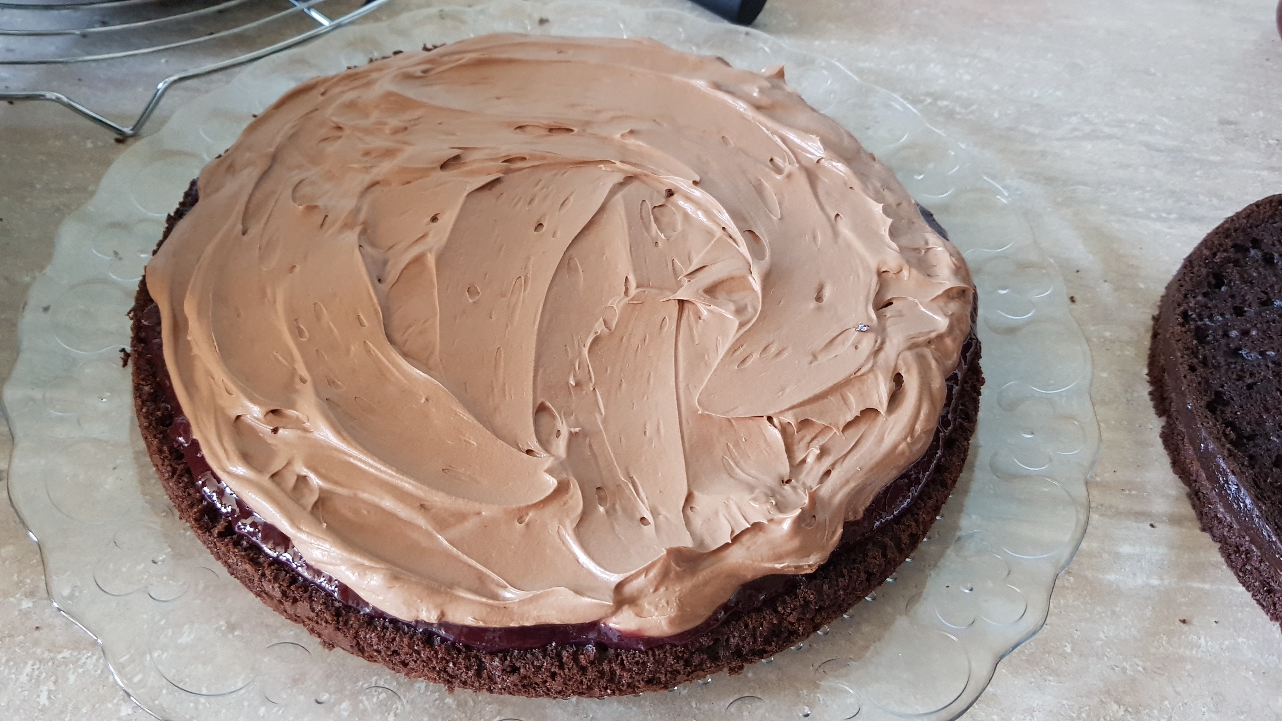 Desert tort cu crema de ciocolata si gem de zmeura - reteta nr. 900