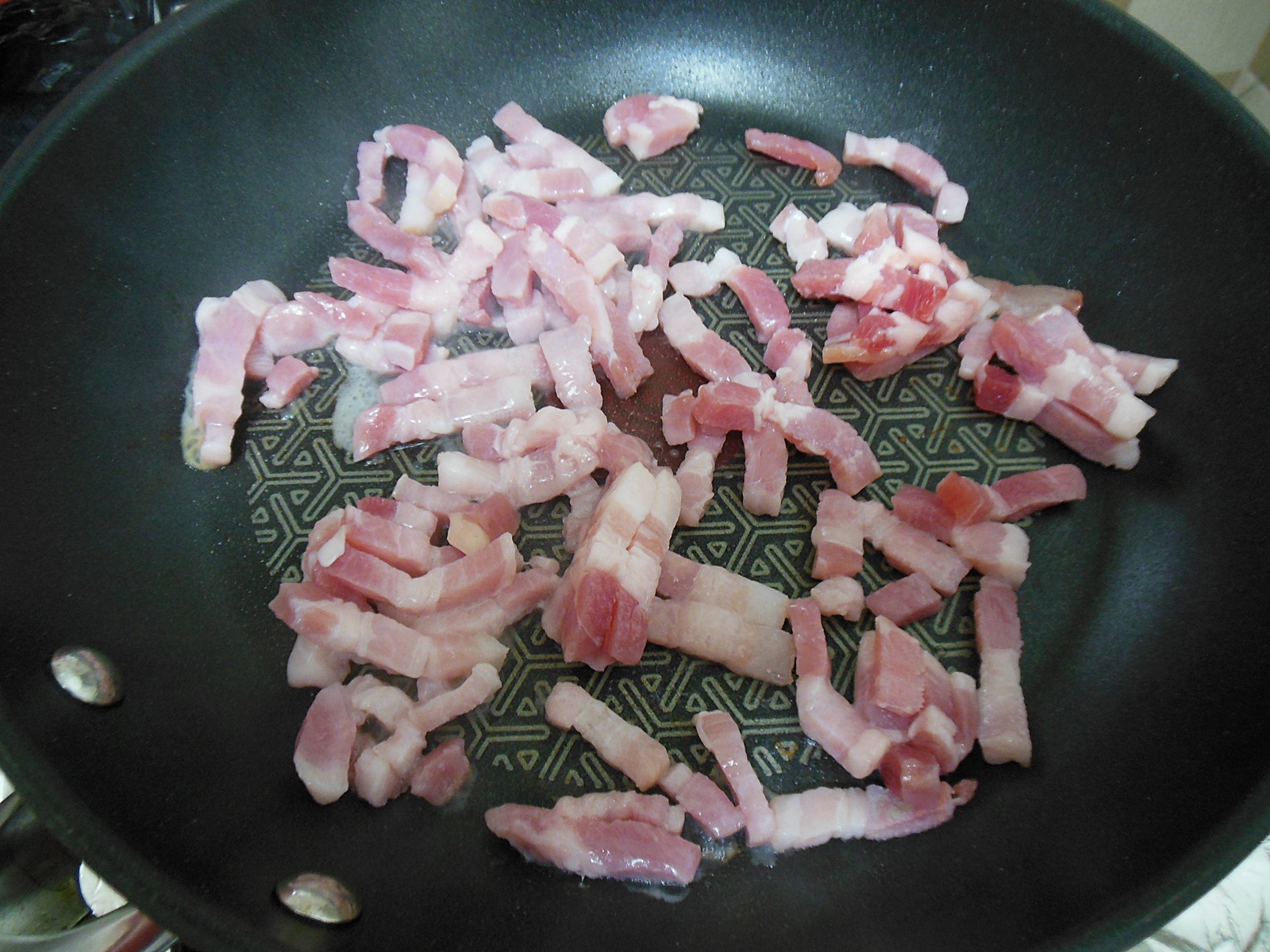 Dovlecei cu bacon si oua la tigaie
