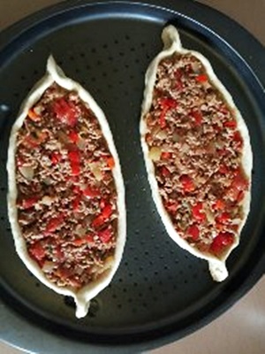 Pizza turceasca cu carne tocata