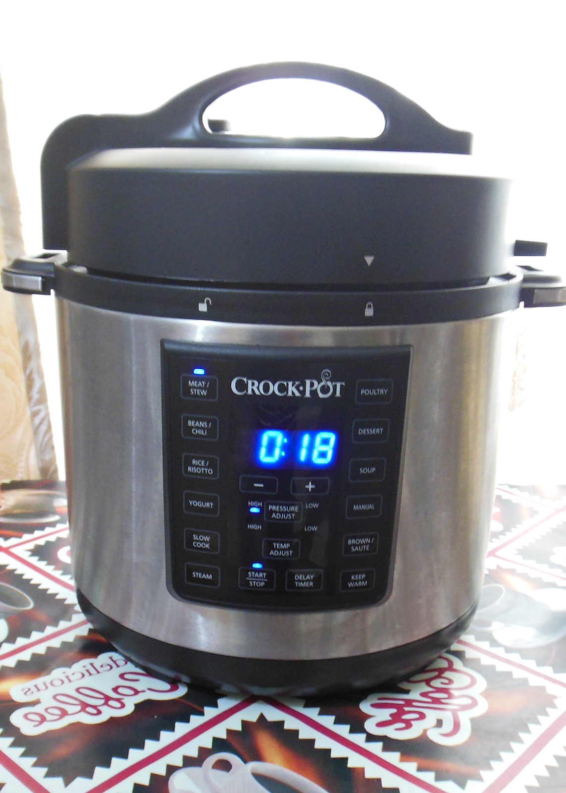 Ciolan afumat aromatizat cu cartofi la Multicooker Crock-Pot Express cu gatire sub presiune