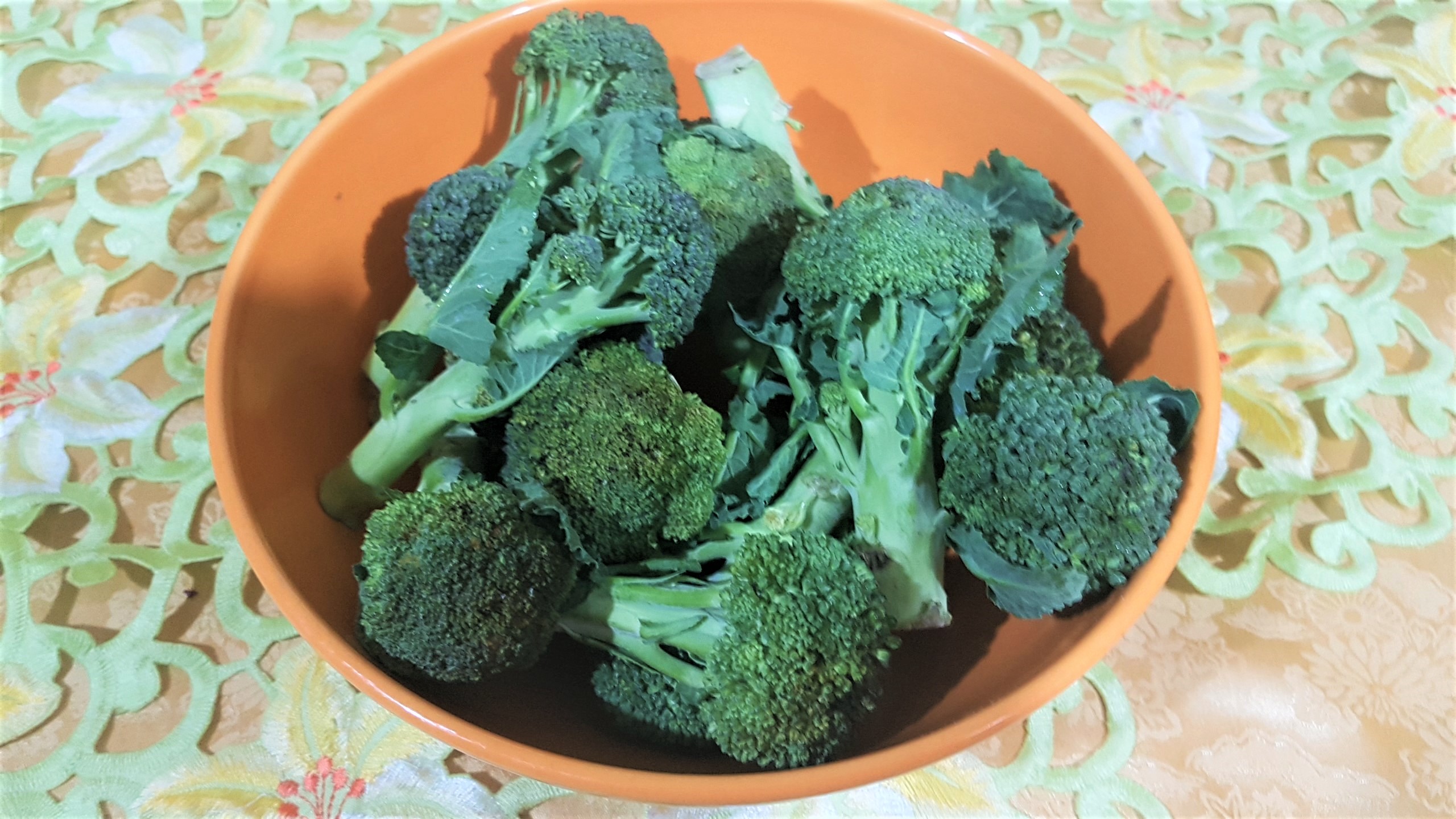 Penne rigati cu broccolini si sprot afumat