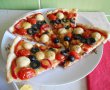 Pizza de post, cu ciupercute intregi-12