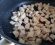 Paste cu piept de pui in sos chilli si mozzarela-1