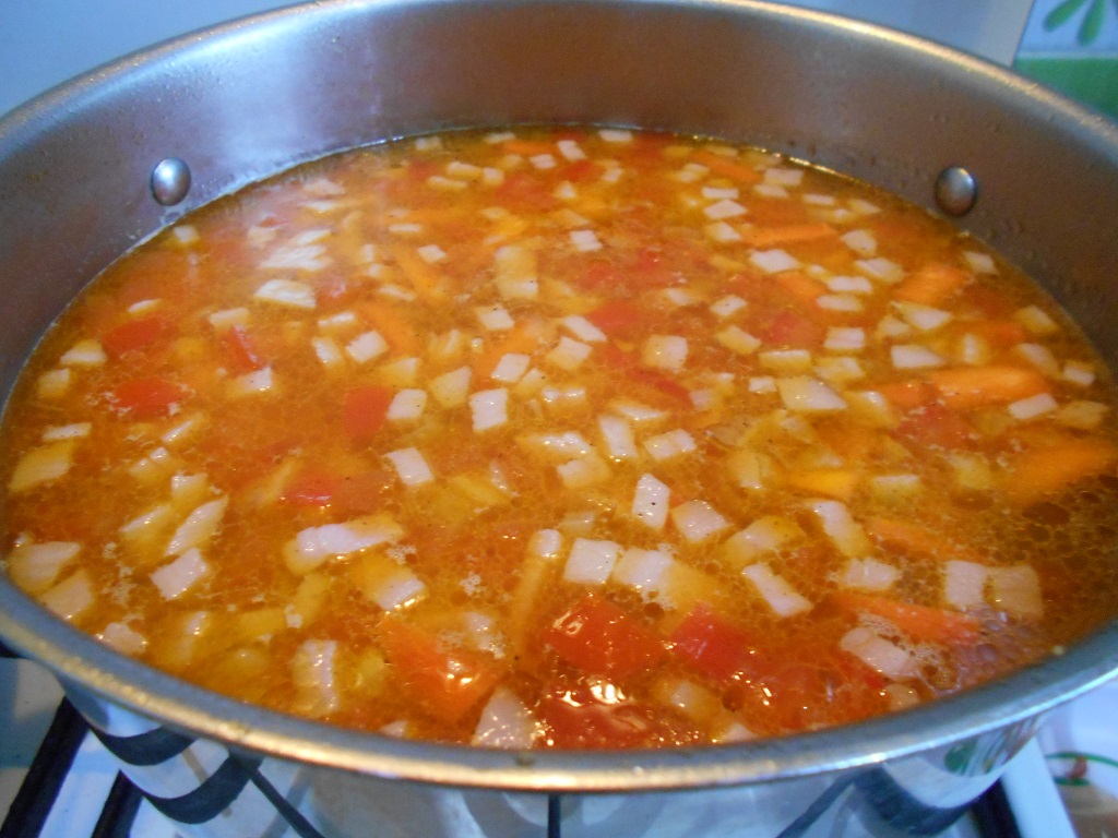 Supa de legume, cu sunca taraneasca afumata