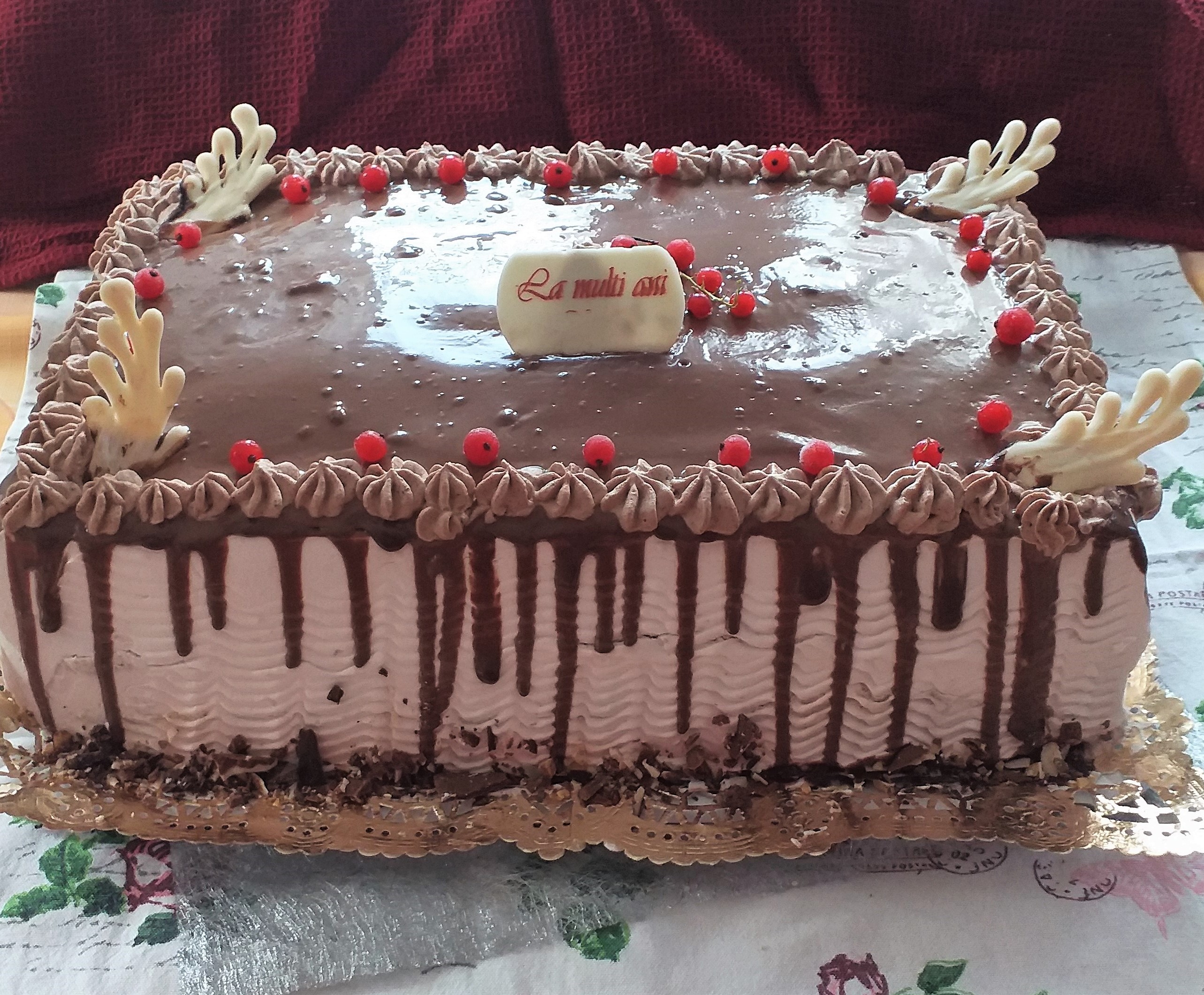 Desert tort cu crema caramel si ciocolata