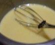 Desert prajitura cu blaturi din albusuri si crema de nuca caramelizata-6