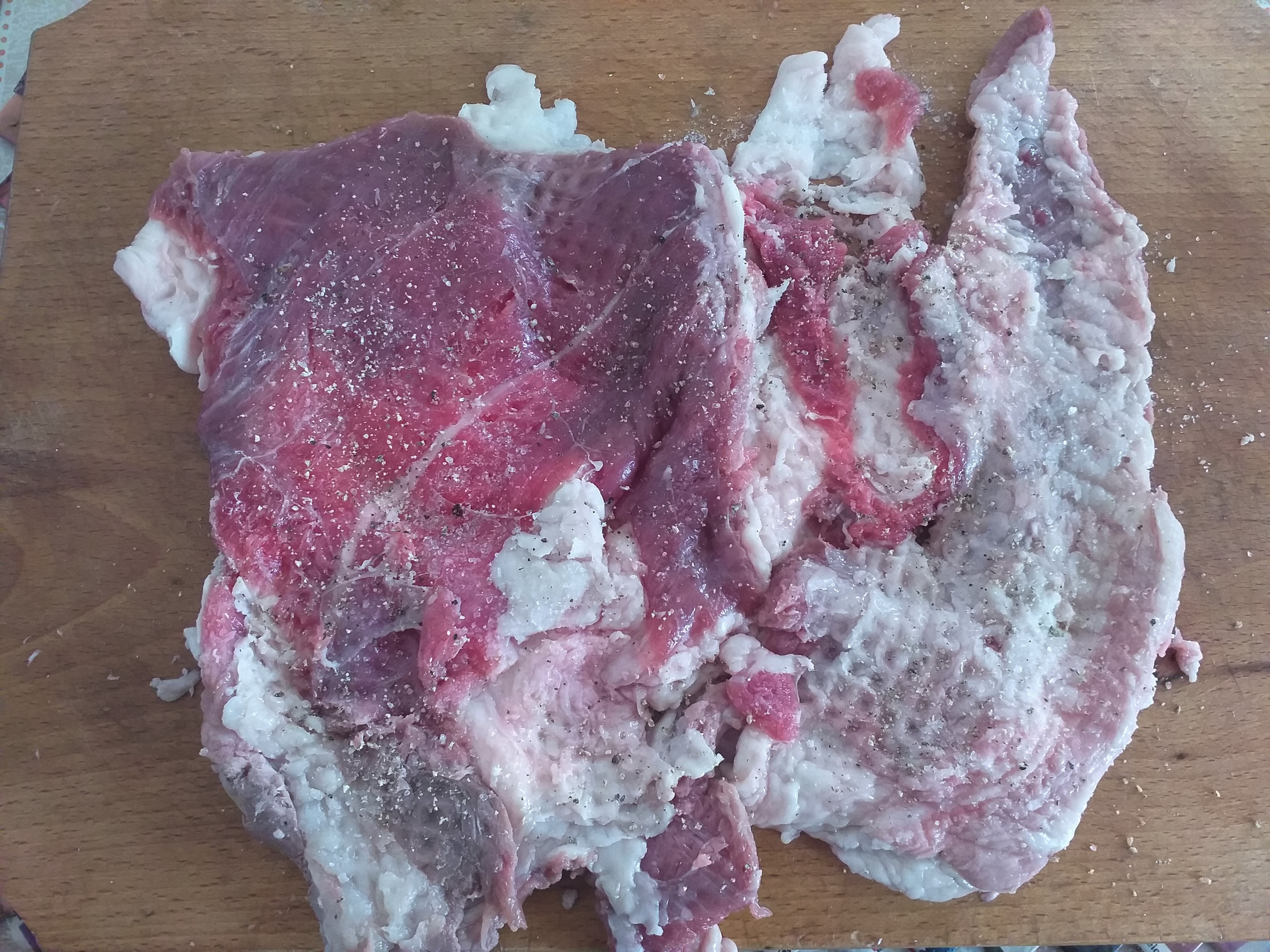 Rulada de carne de porc cu cascaval si ardei