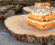 Desert gofre cu mere in compozitie si crema cu caramel la aparatul Waffle Maker Duraceramic Breville-10