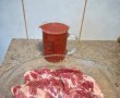 Ceafa de porc la cuptor cu sos de rosii si usturoi-1