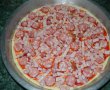 Pizza cu carnati si mozarella-6