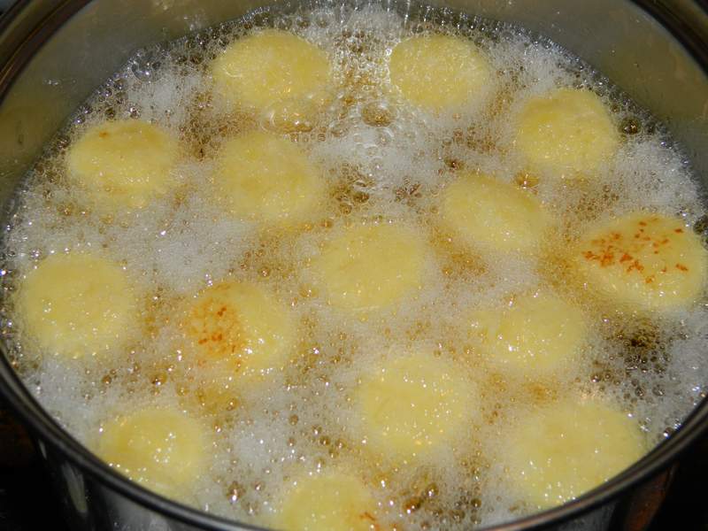 Aperitiv bulete de cartofi