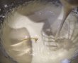 Desert prajitura marmorata cu branza si stafide-3