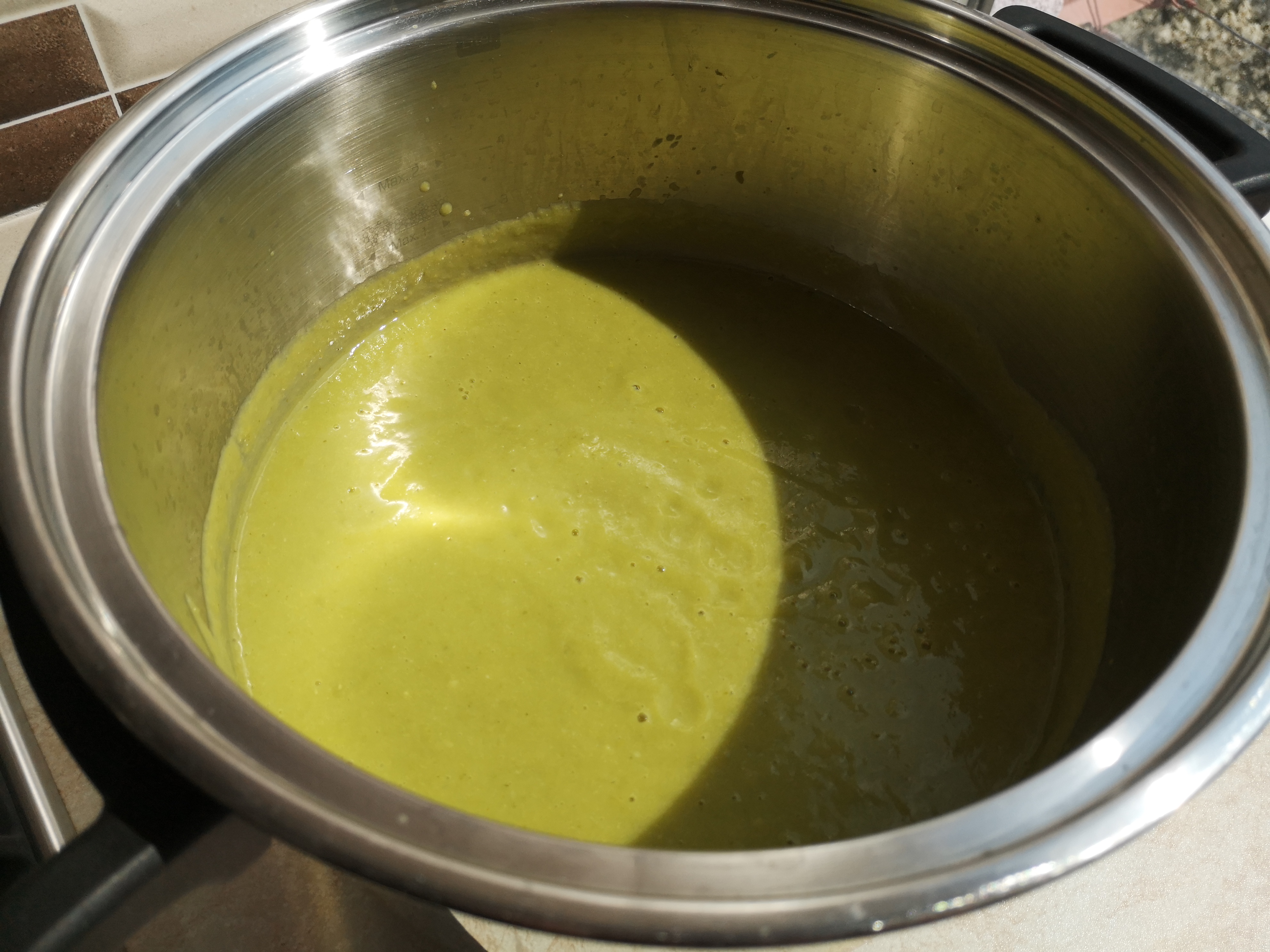 Supa crema de mazare, dovlecel si broccoli