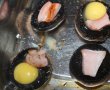 Ciuperci umplute cu kaizer, cascaval si oua de prepelita-2