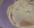 Desert prajitura umeda cu branza, iaurt si stafide-7