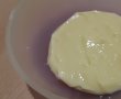 Desert prajitura umeda cu branza, iaurt si stafide-8