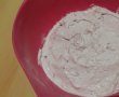 Desert prajitura umeda cu branza, iaurt si stafide-10