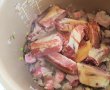 Tocanita de cartofi cu chimen si costita afumata de porc-3