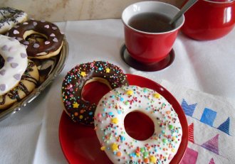 Desert gogosi la cuptor, glazurate cu ciocolata