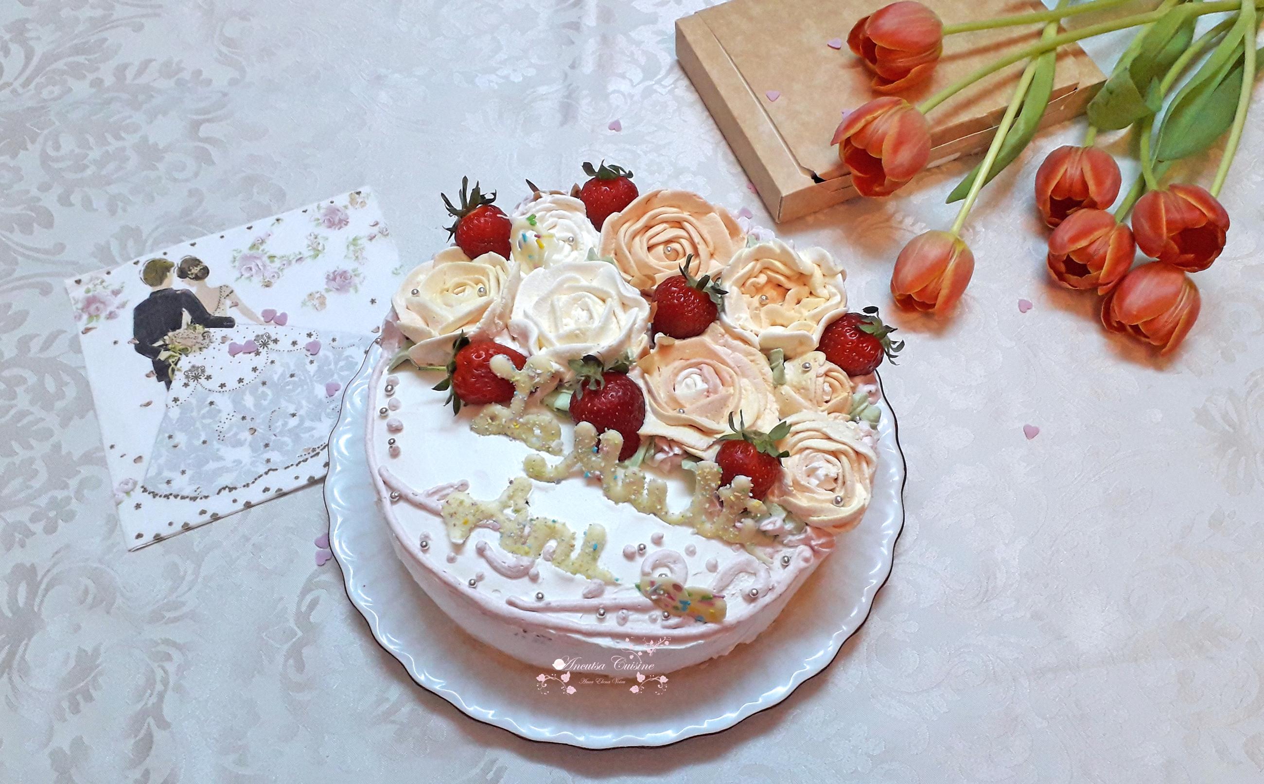 Desert tort cu trandafiri si capsuni