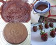 Desert tort de ciocolata, cu frisca si capsuni-0