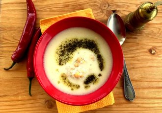 Yayla - supa  turceasca cu iaurt, menta si naut