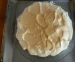 Desert tarta cu blat pufos, crema de portocale si bezea-10
