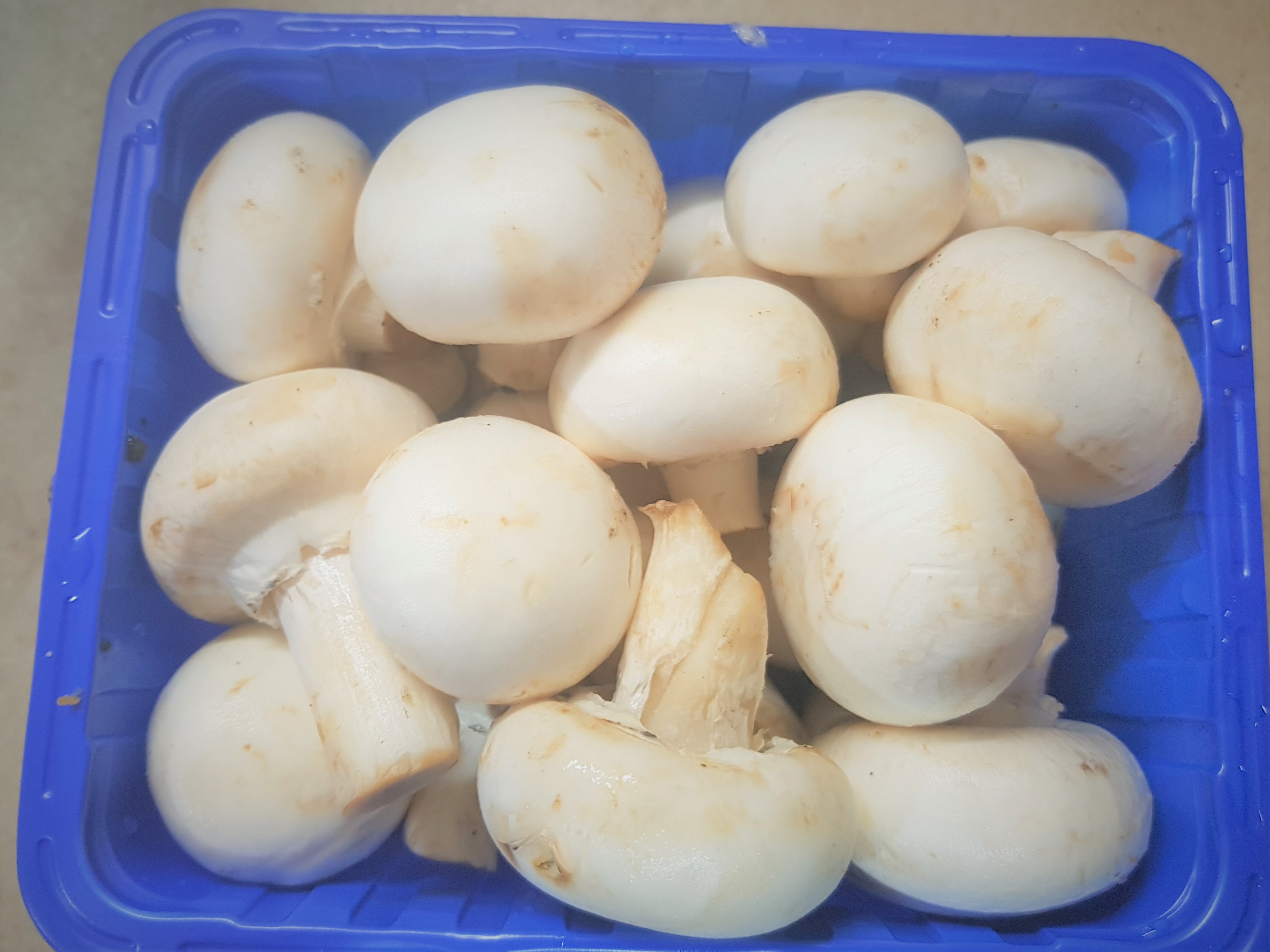 Tocanita de ciuperci cu chorizo, smantana si rozmarin